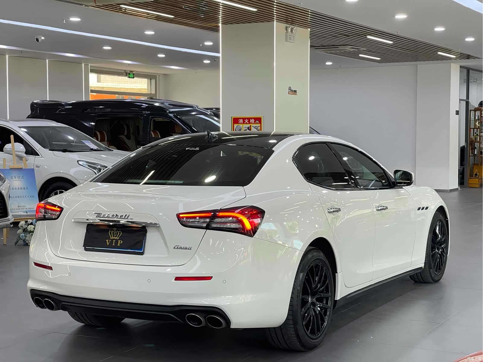 Maserati Ghibli, 2022 7