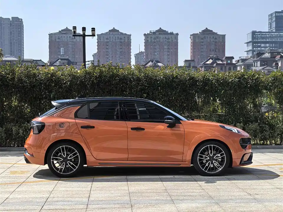 Lynk & Co 02 Hatchback