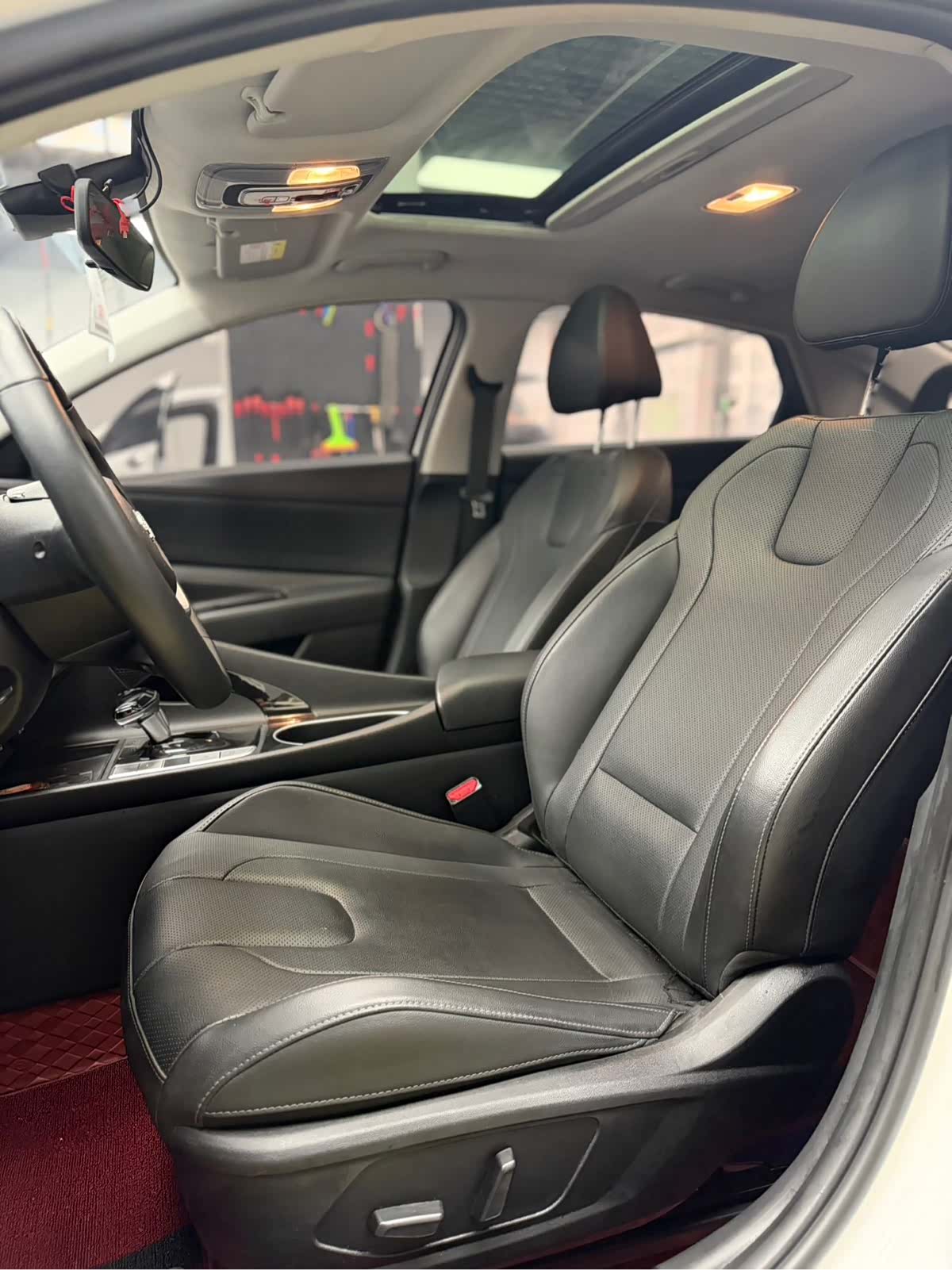 Hyundai Elantra, 2022 11