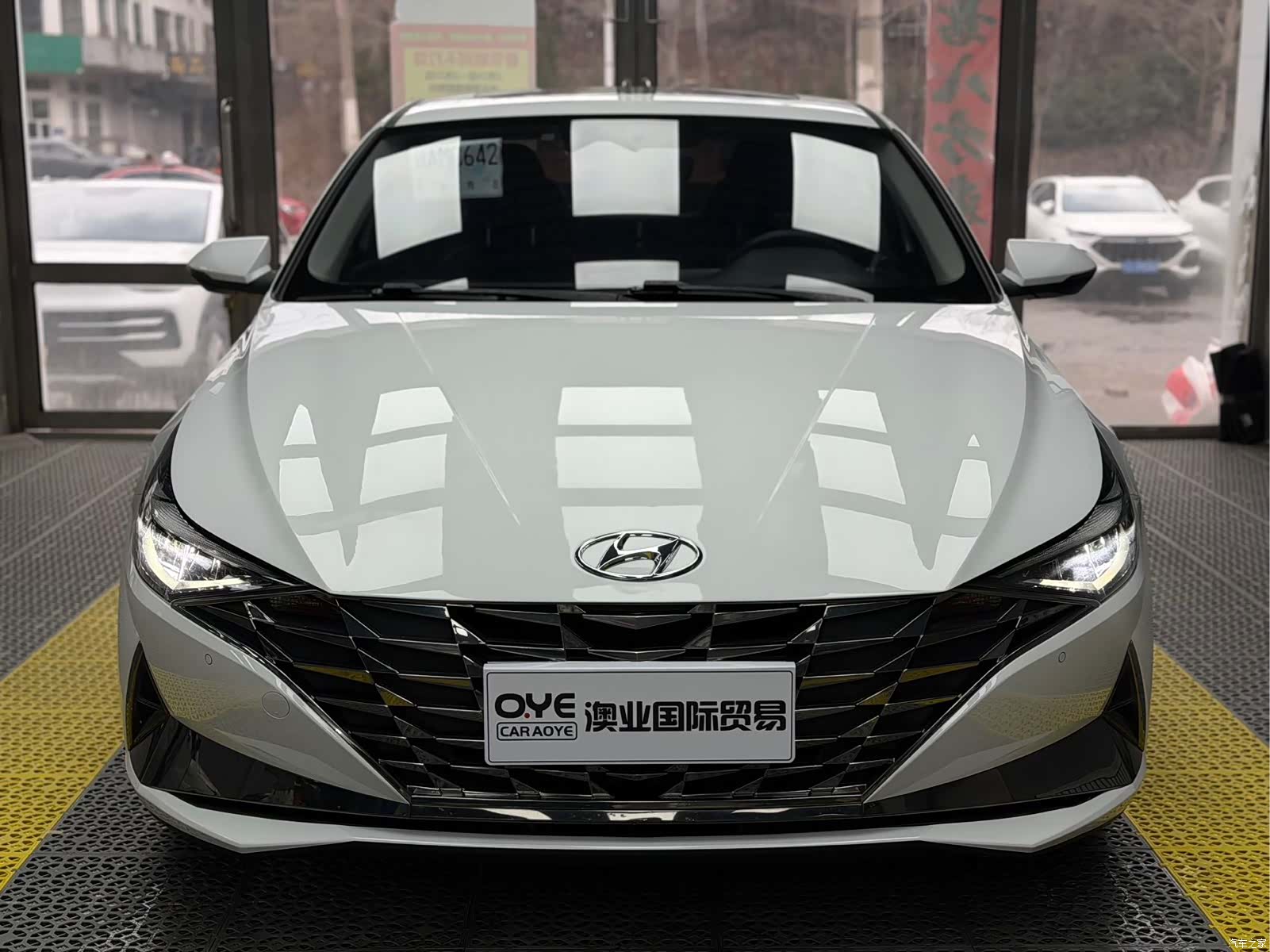 Hyundai Elantra, 2022 2