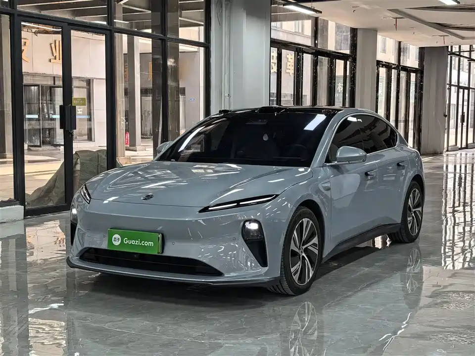 NIO ET5