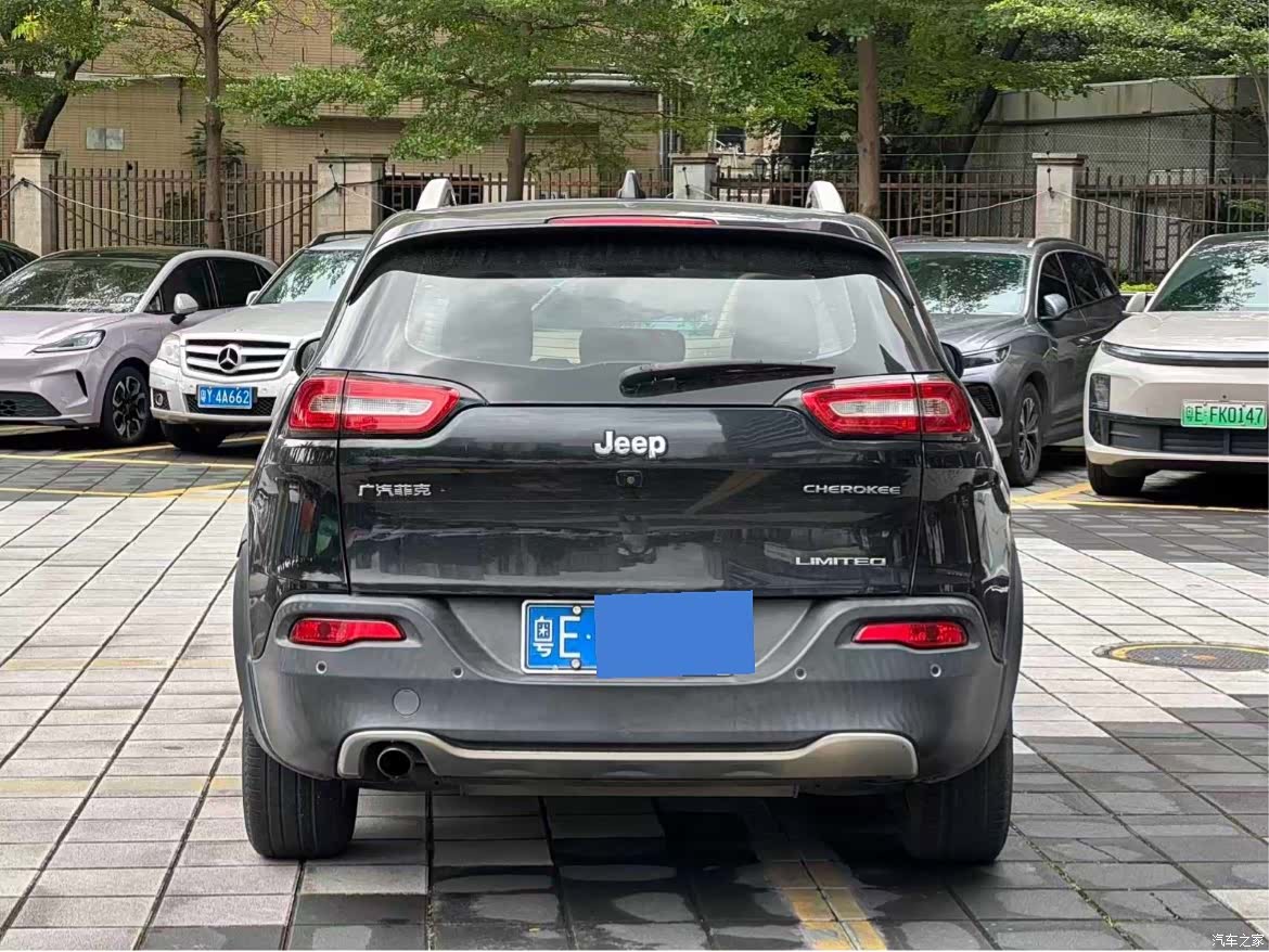 Jeep Cherokee, 2018 4