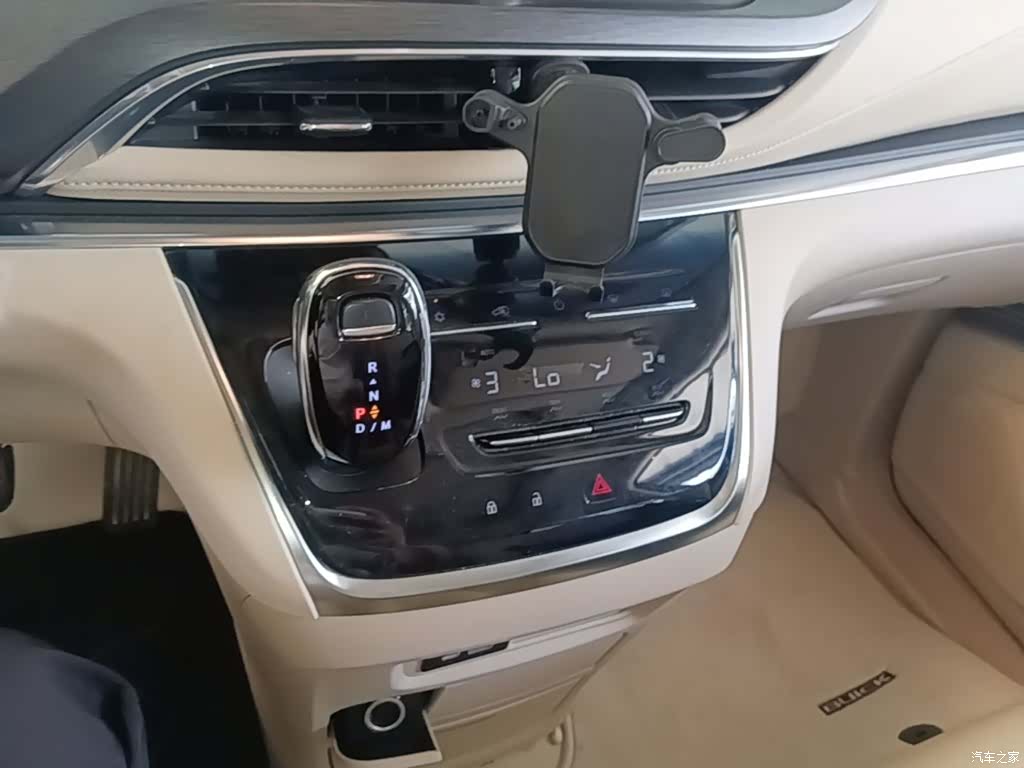 Buick GL8, 2024 10