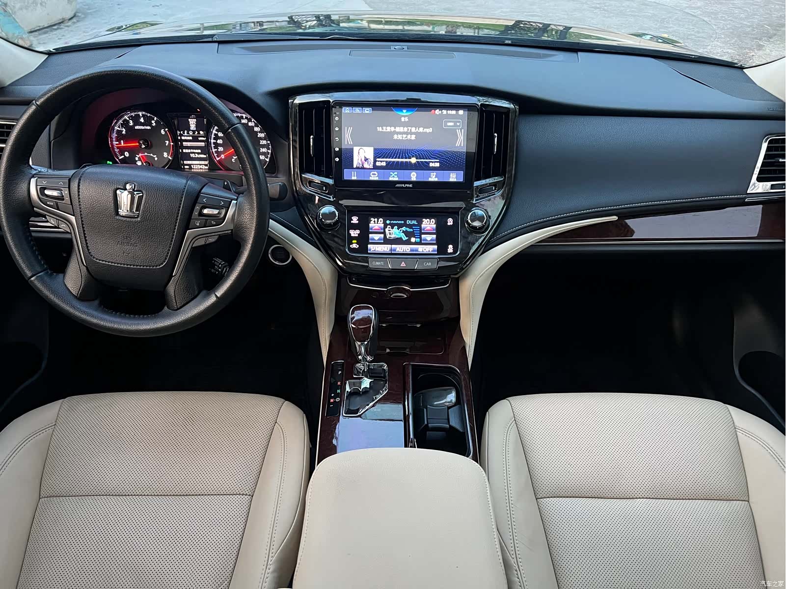 Toyota Crown, 2018 9