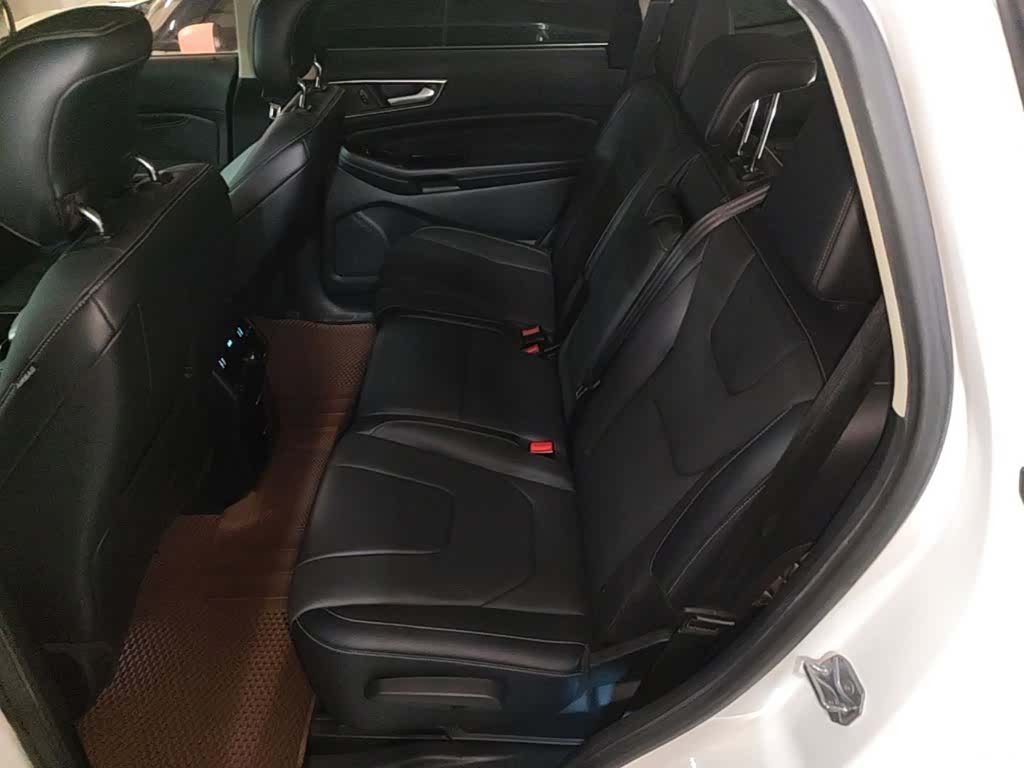 Ford Edge, 2016 17