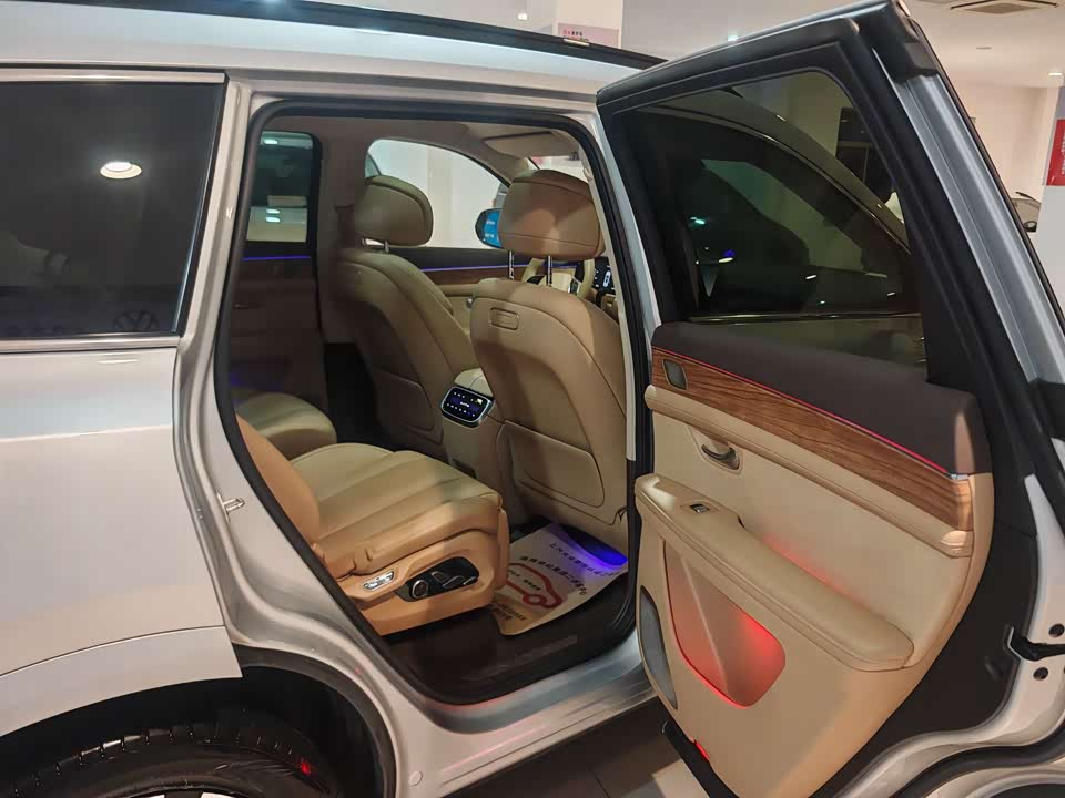 AITO Ask the world M7