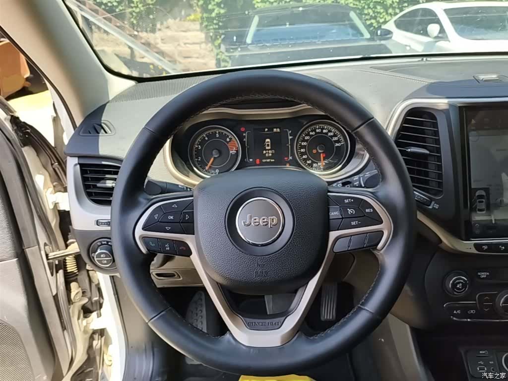 Jeep Cherokee, 2017 11