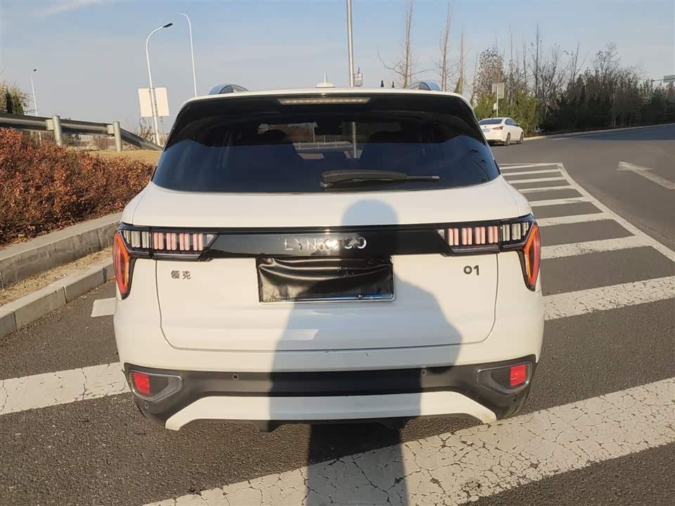 Lynk & Co 01
