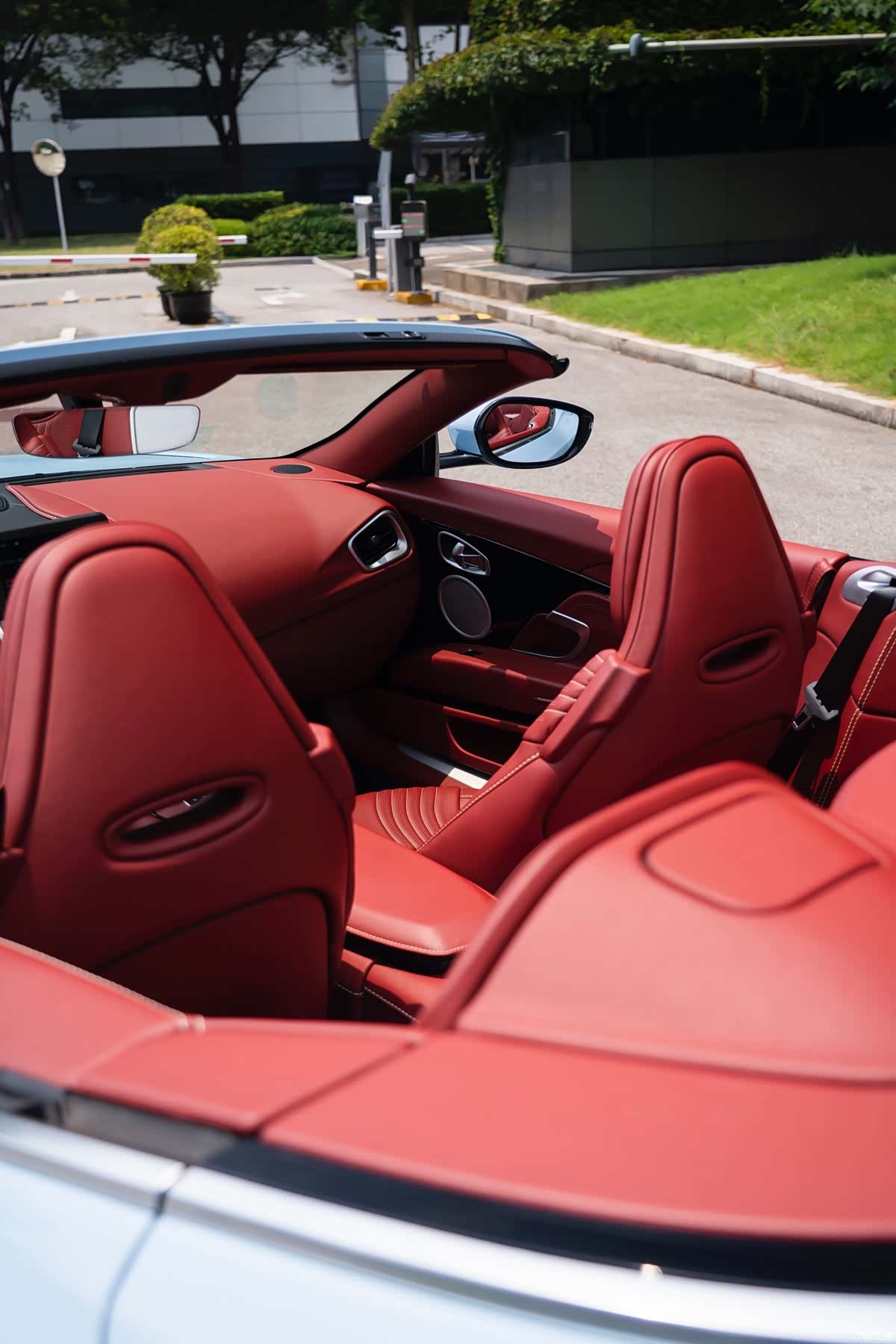 Aston Martin DB11, 2019 16
