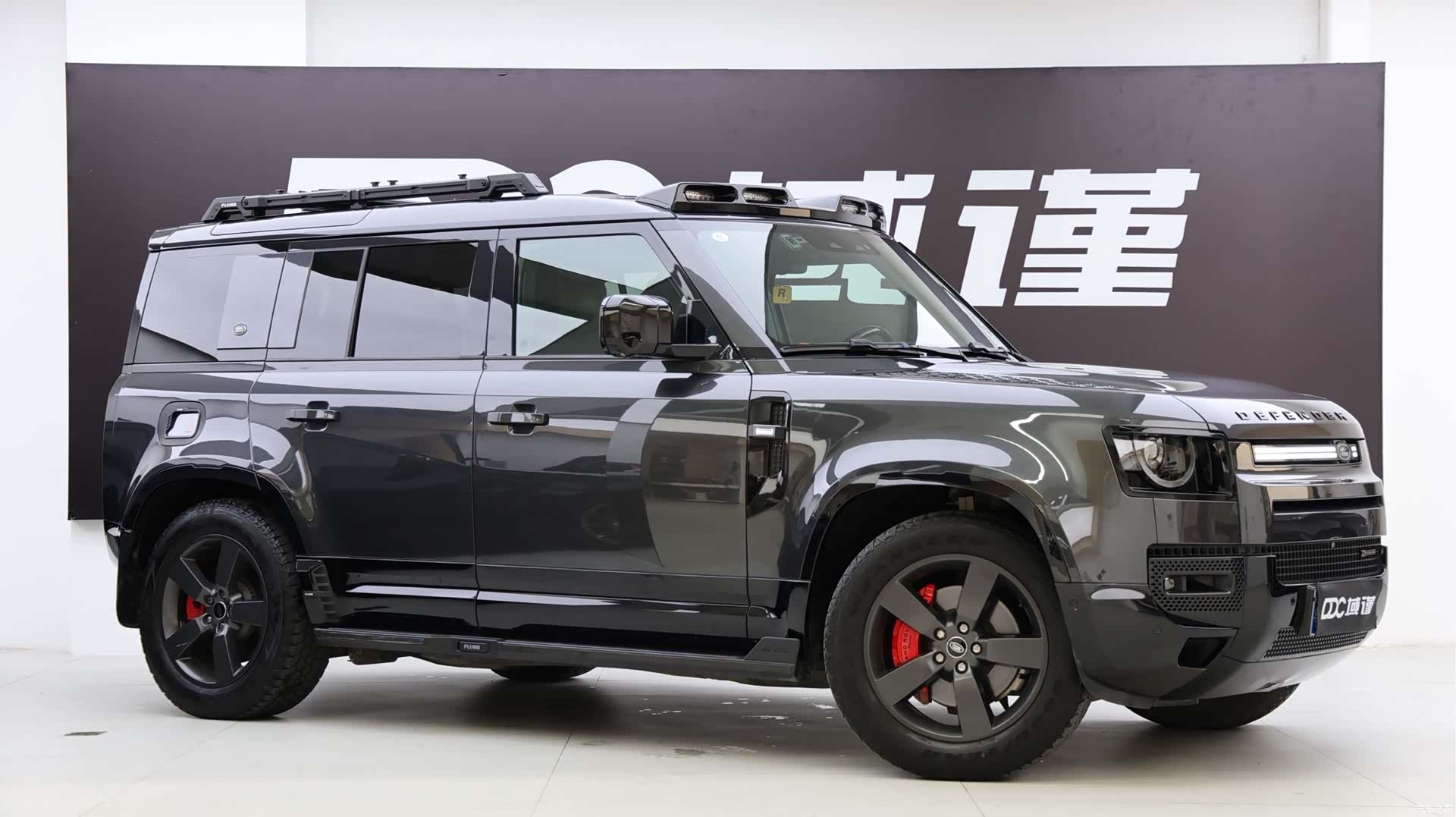 Land Rover Defender, 2022 3