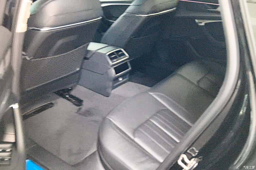 Audi A6L, 2022 11