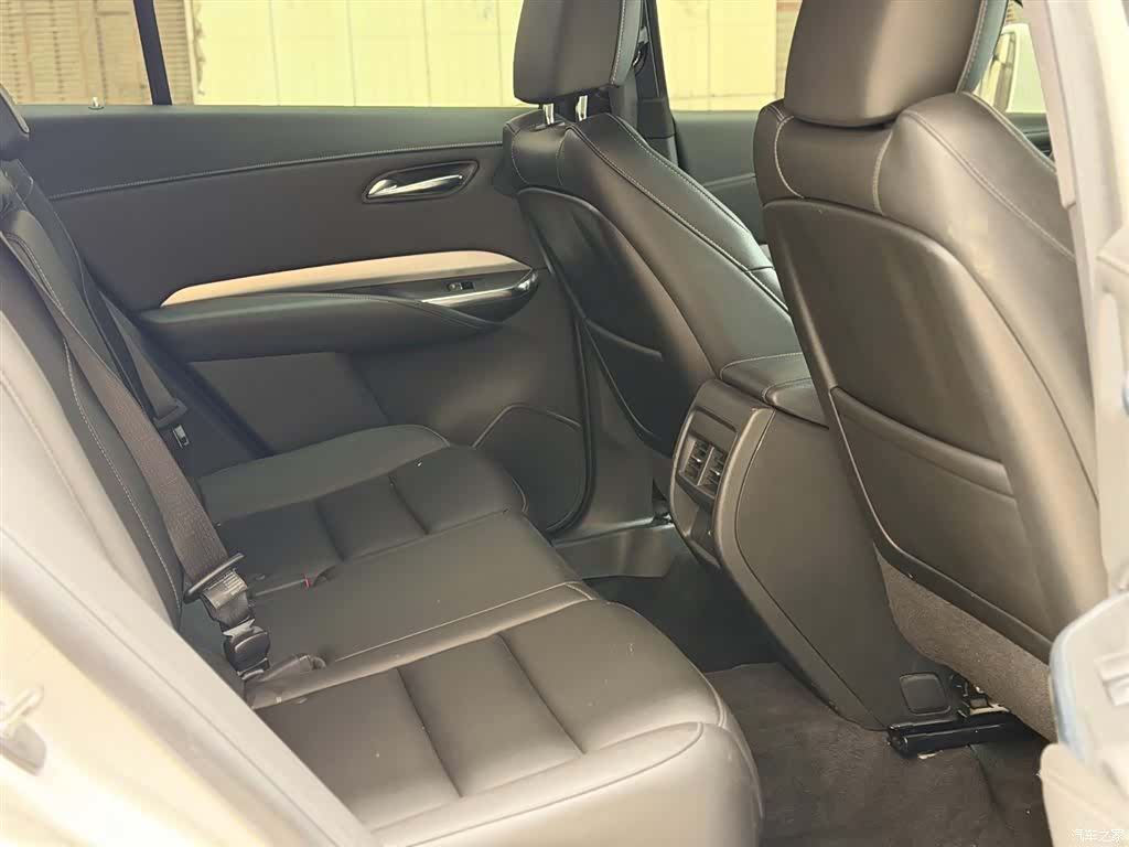 Cadillac XT4, 2020 10