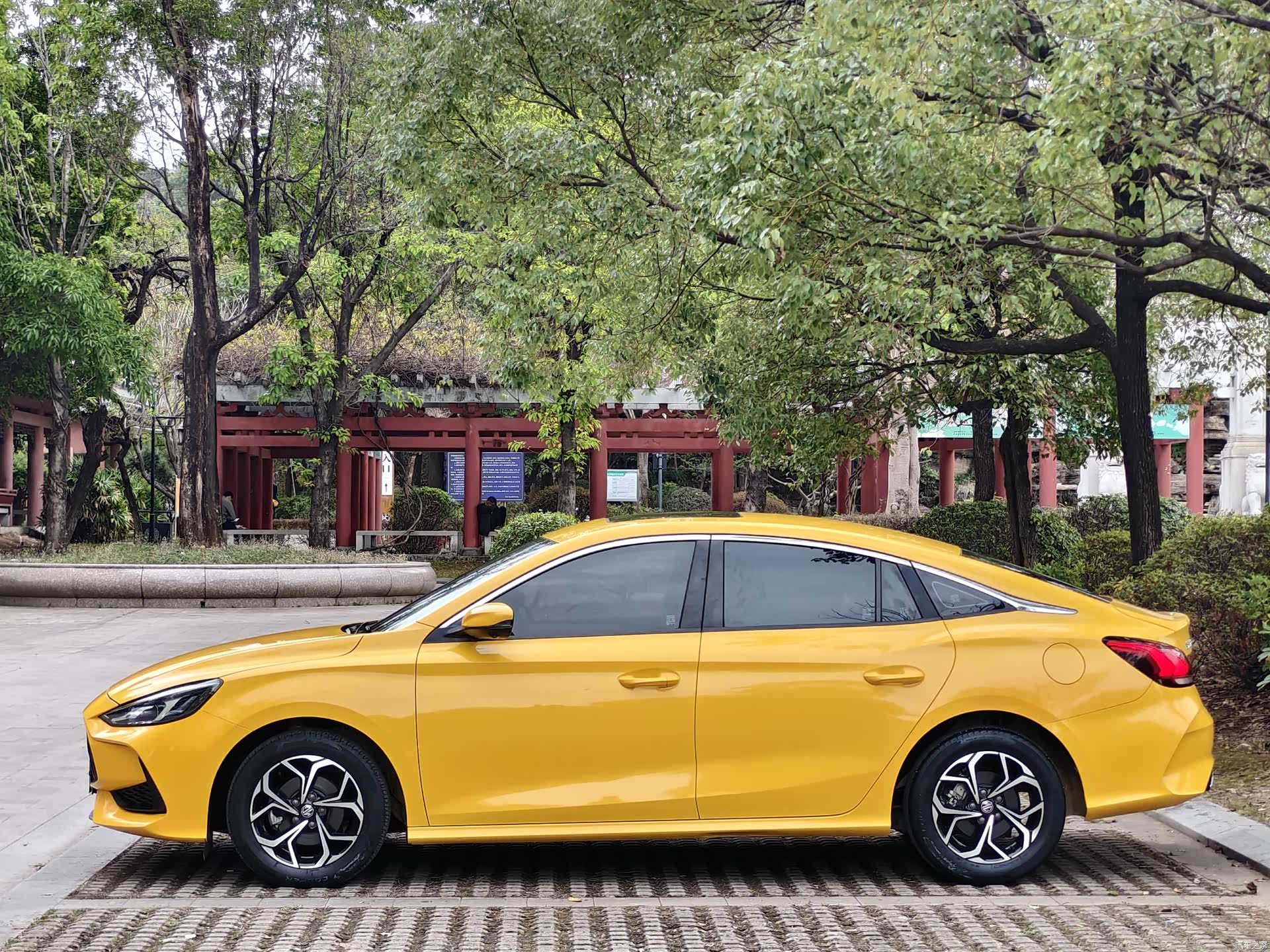 MG MG5, 2021 4
