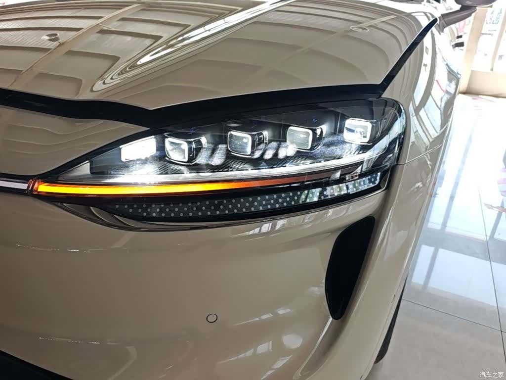 Luxeed R7, 2026 24