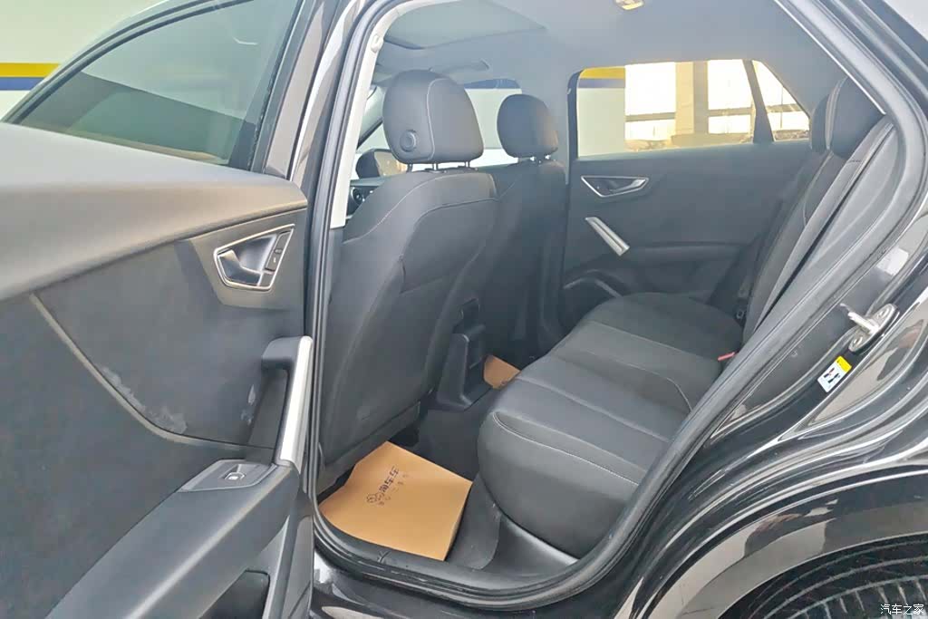 Audi Q2L, 2021 11