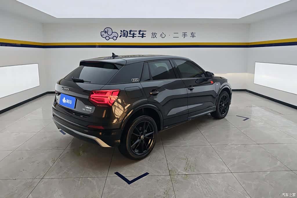 Audi Q2L, 2021 3