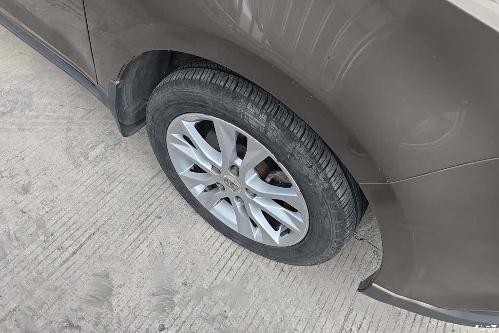 Wuling 730, 2014 6