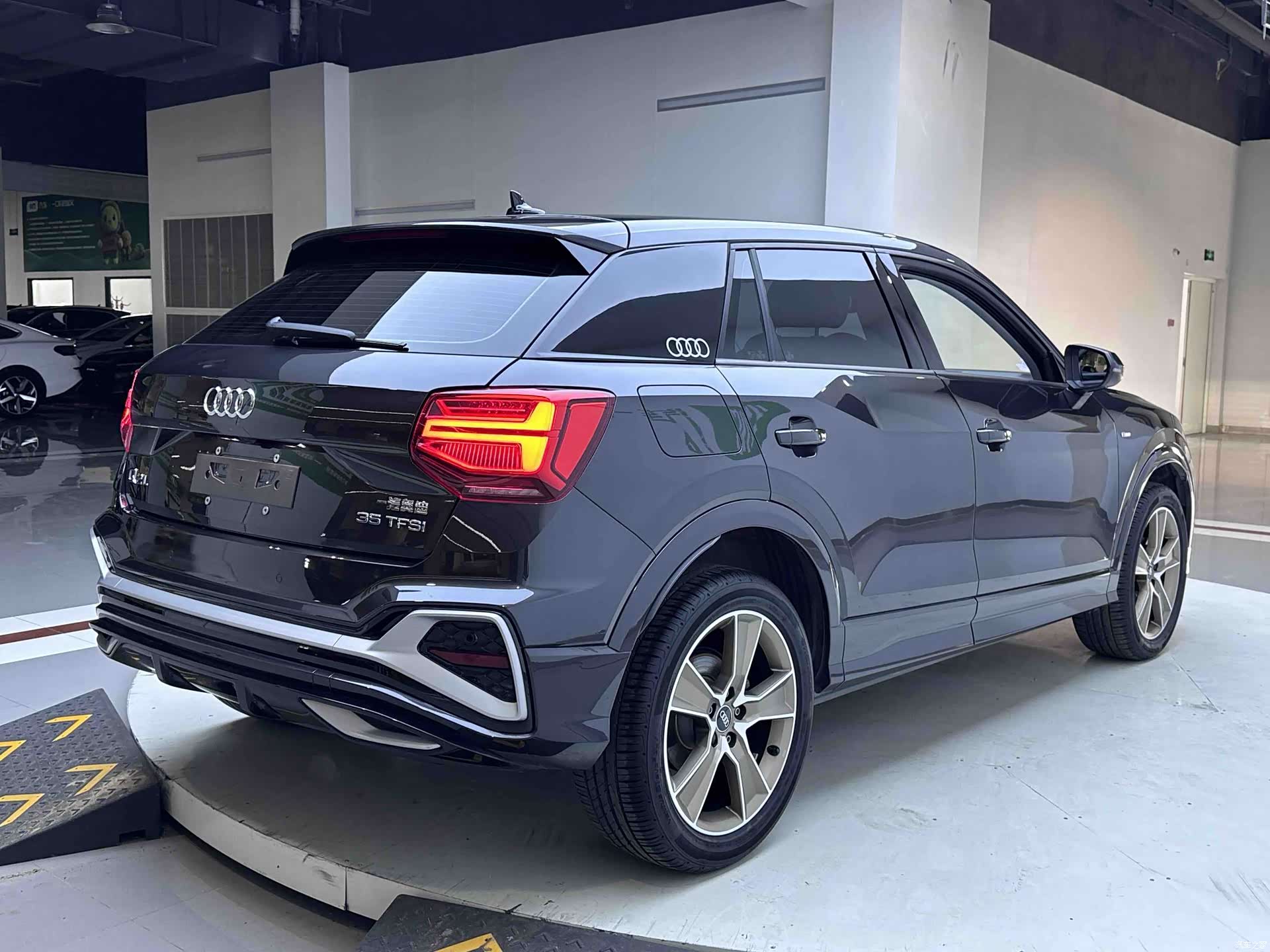 Audi Q2L, 2021 6