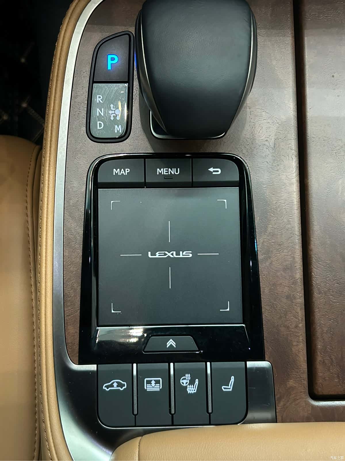 Lexus LS, 2021 24