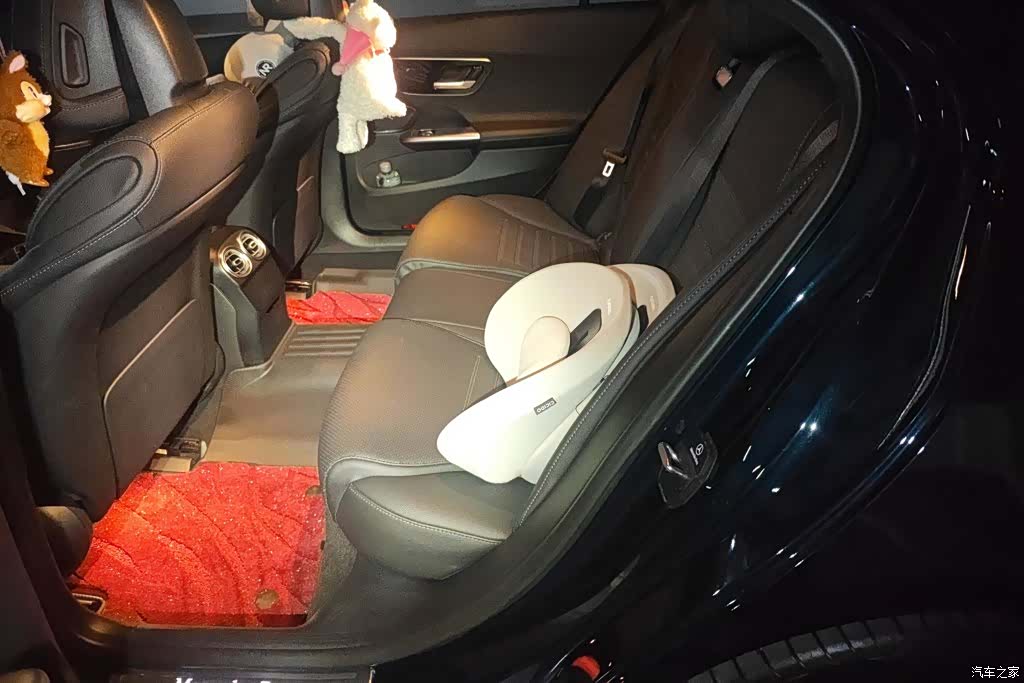 Mercedes-Benz C-Class, 2023 11