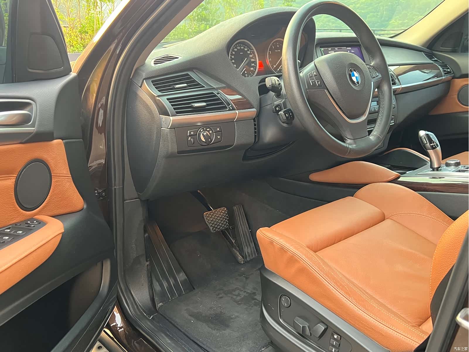BMW X6, 2013 11