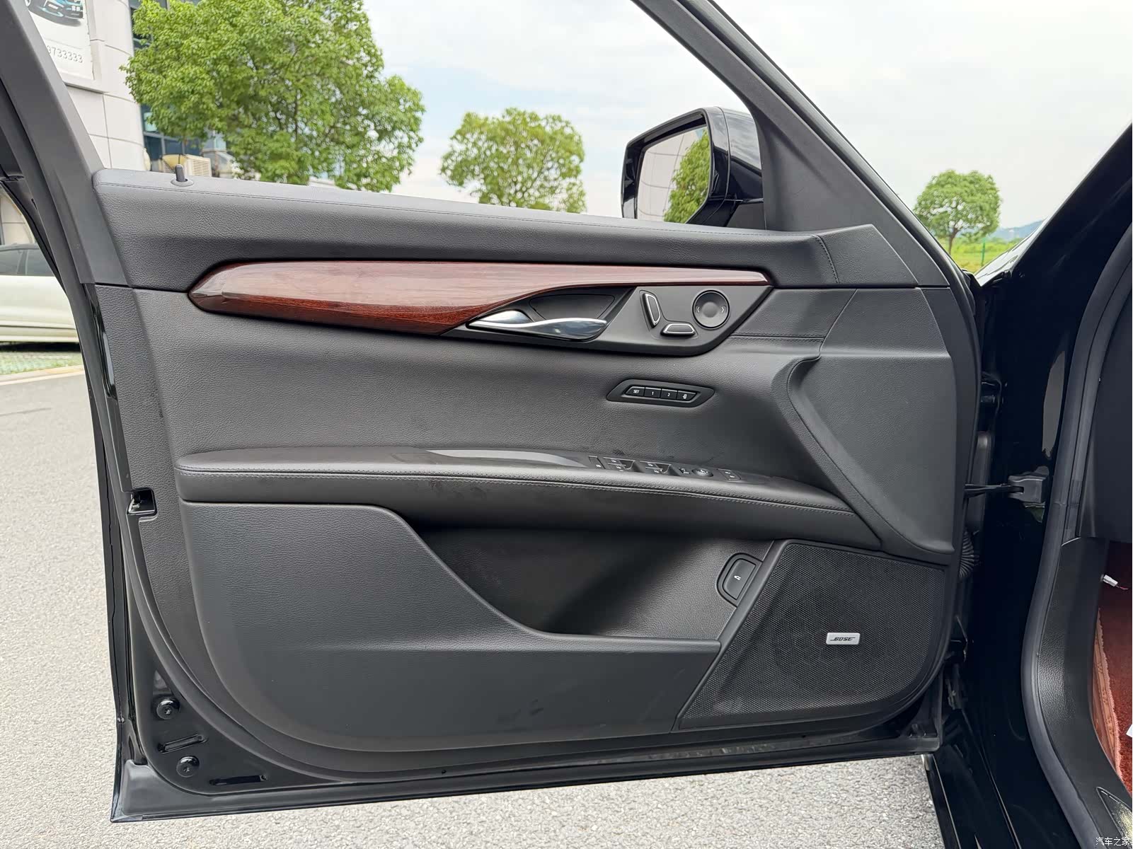 Cadillac CT6, 2022 все фото