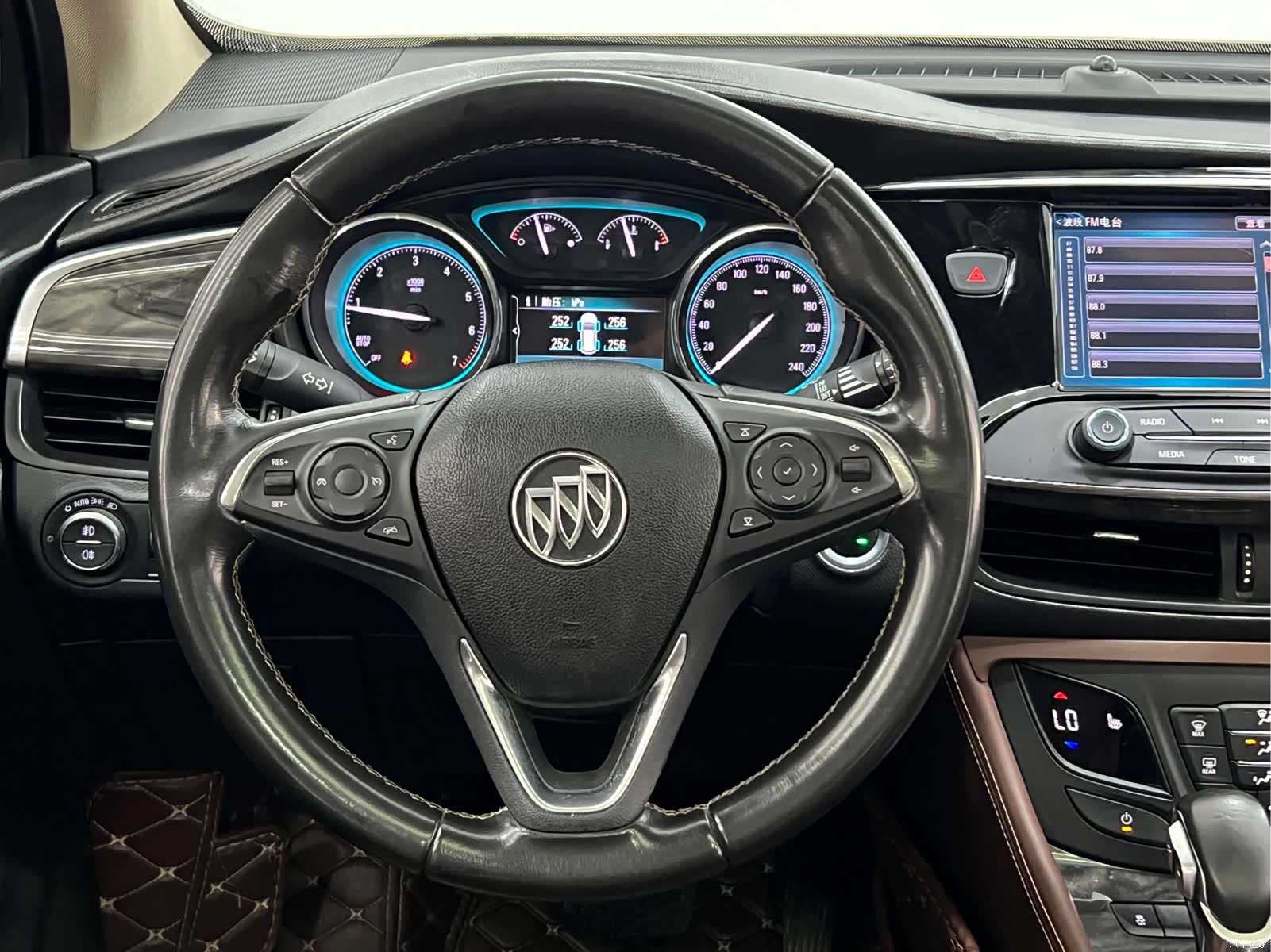 Buick Envision Plus, 2016 16