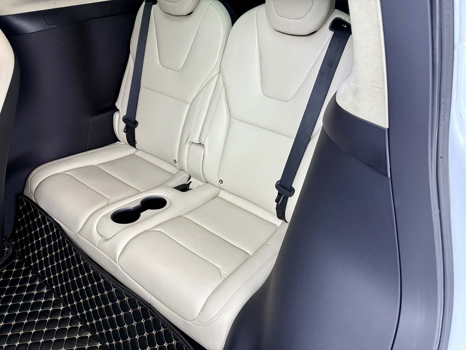 Tesla Model X, 2018 7