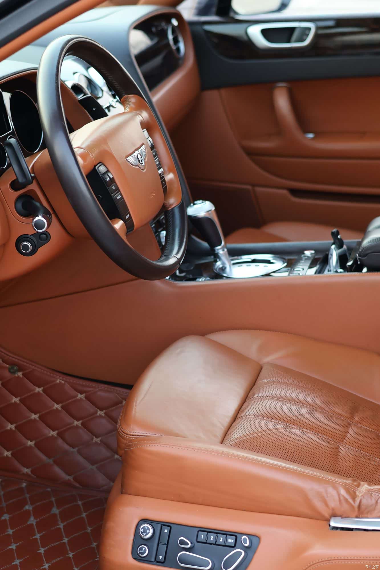 Bentley Flying Spur, 2011 8