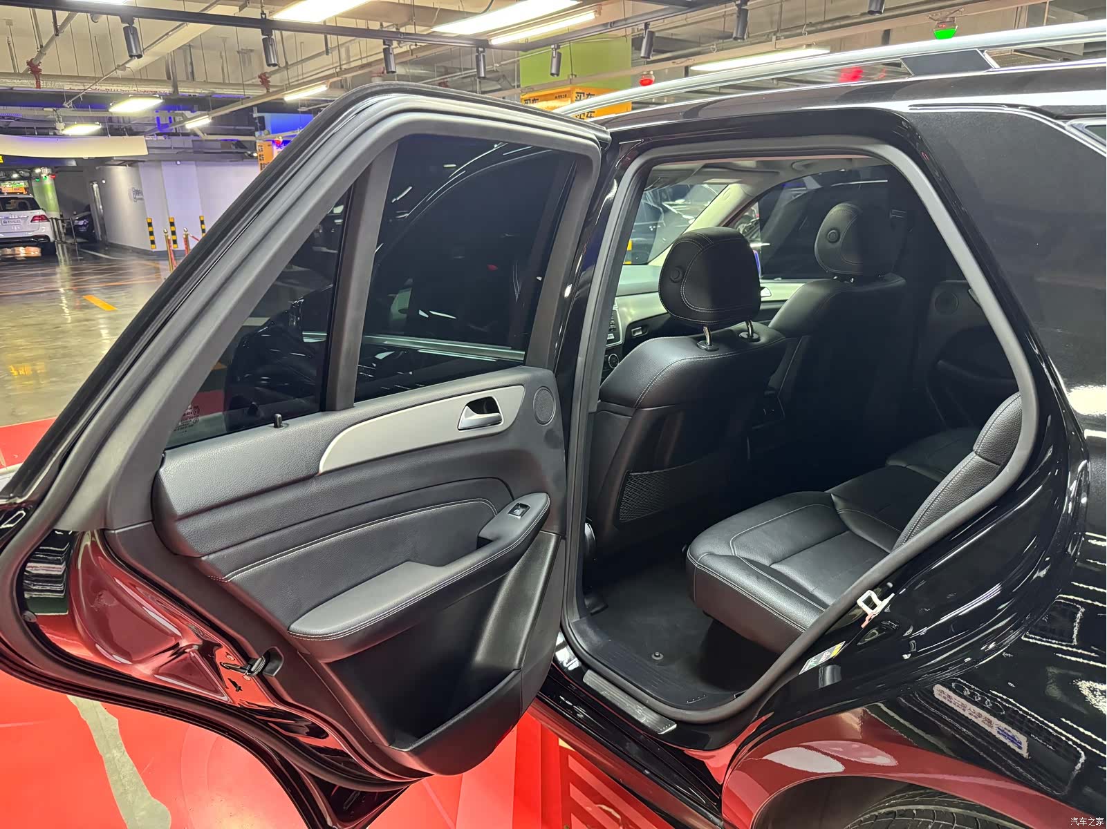 Mercedes-Benz M-Class, 2015 33