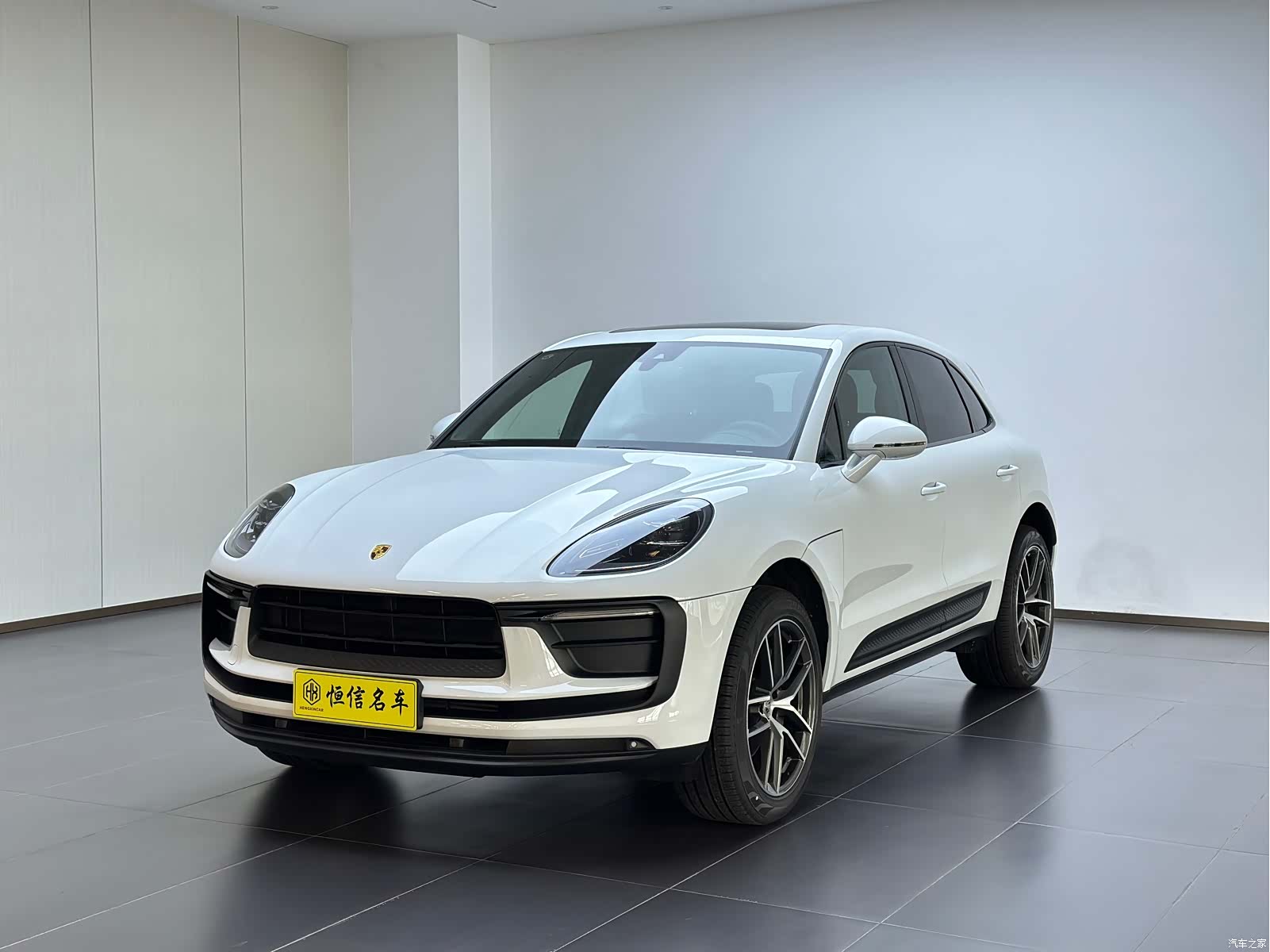 Porsche Macan, 2026 1