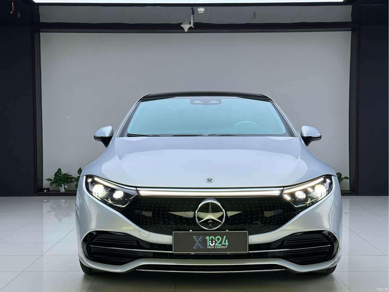 Mercedes-Benz EQS, 2022 2
