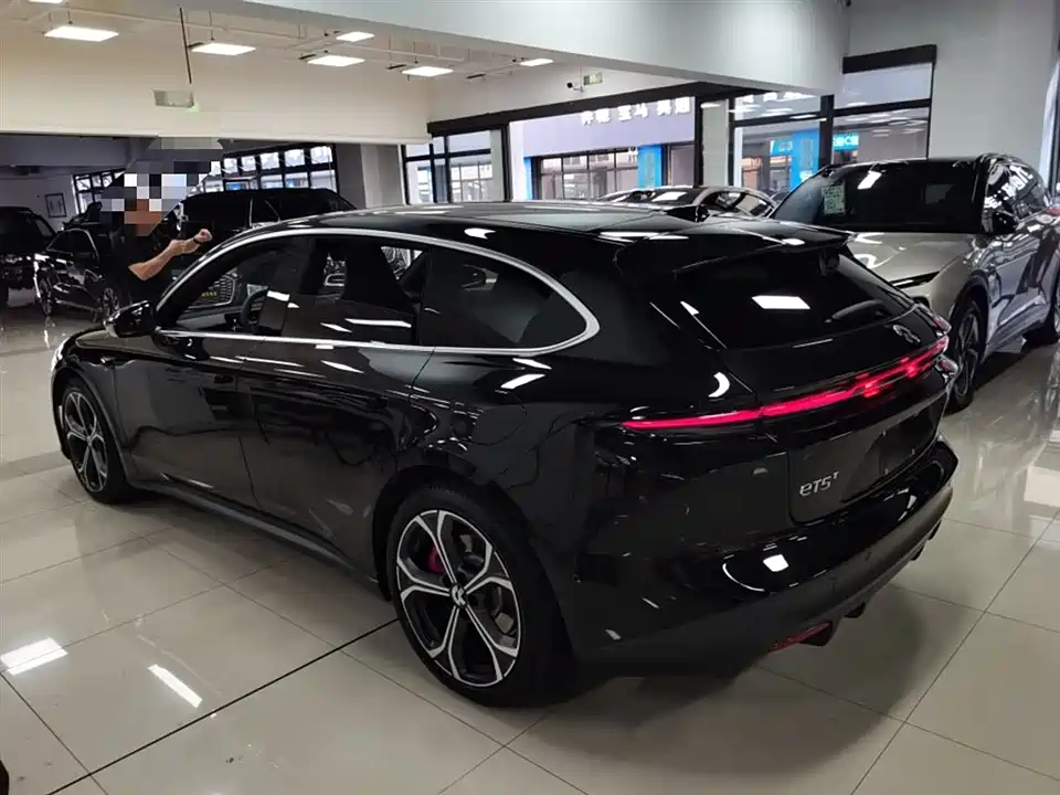 NIO ET5T