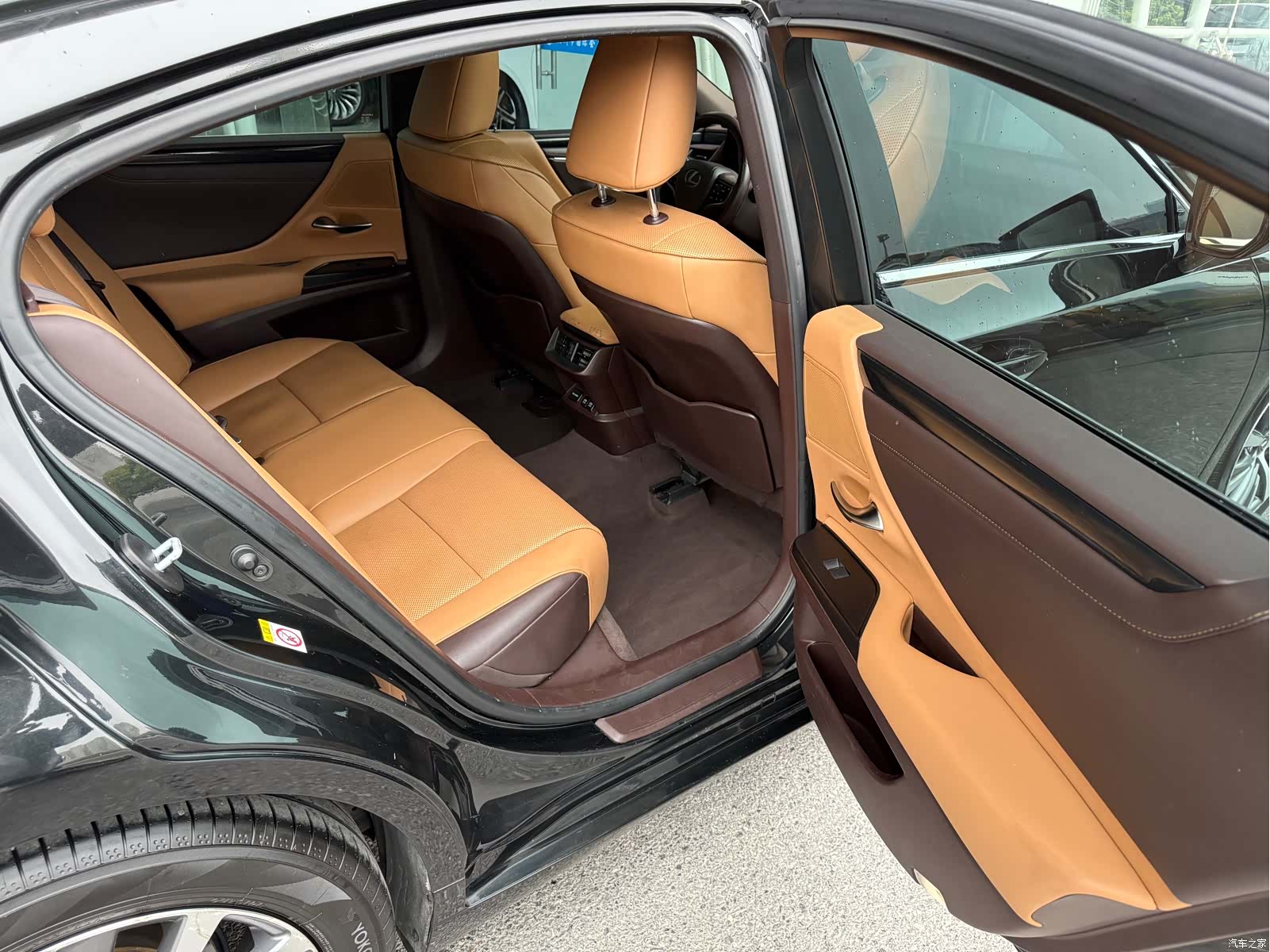 Lexus ES, 2019 19