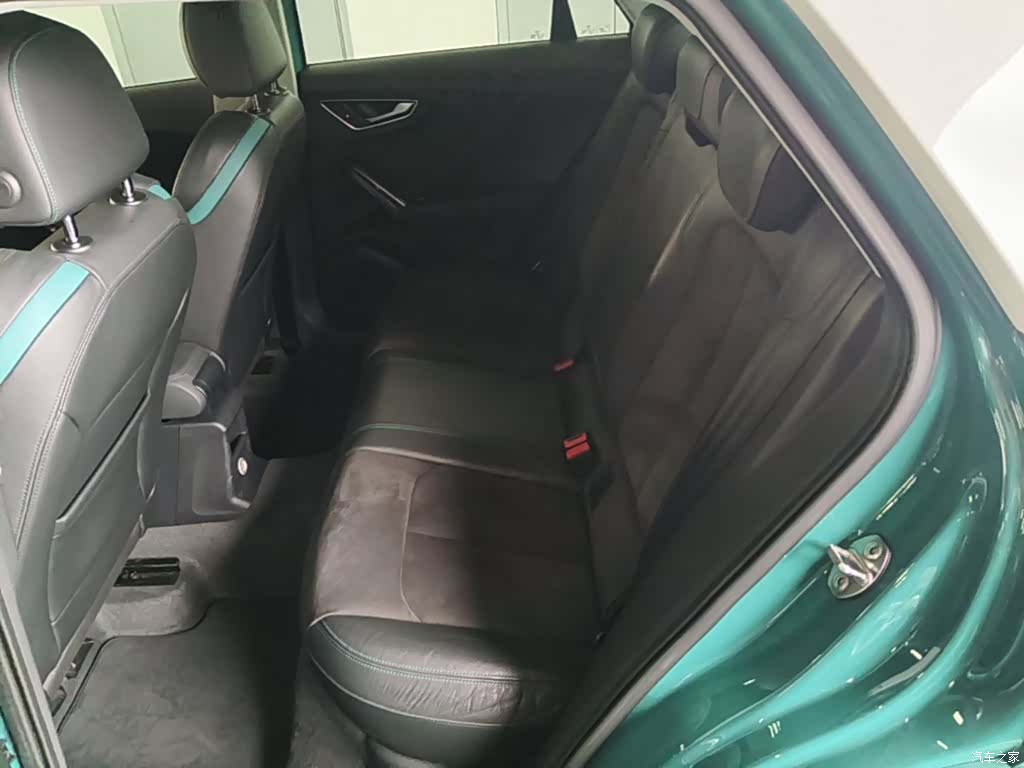 Audi Q2L, 2018 17