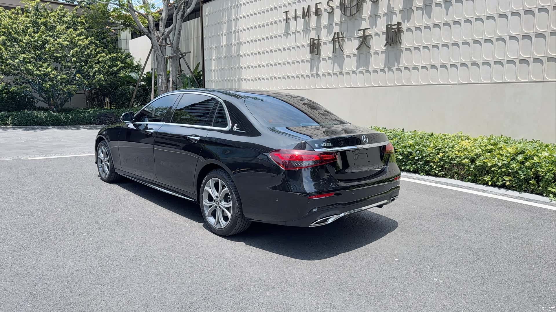 Mercedes-Benz E-Class, 2022 3