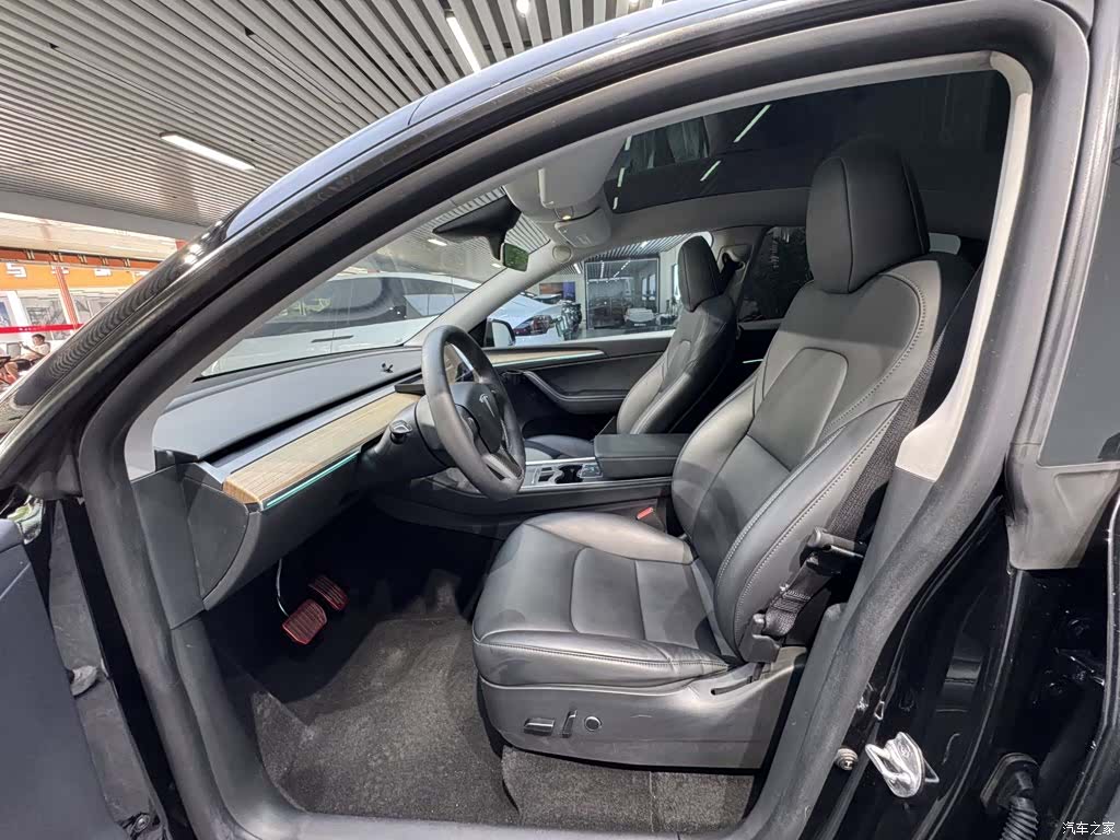 Tesla Model Y, 2022 15