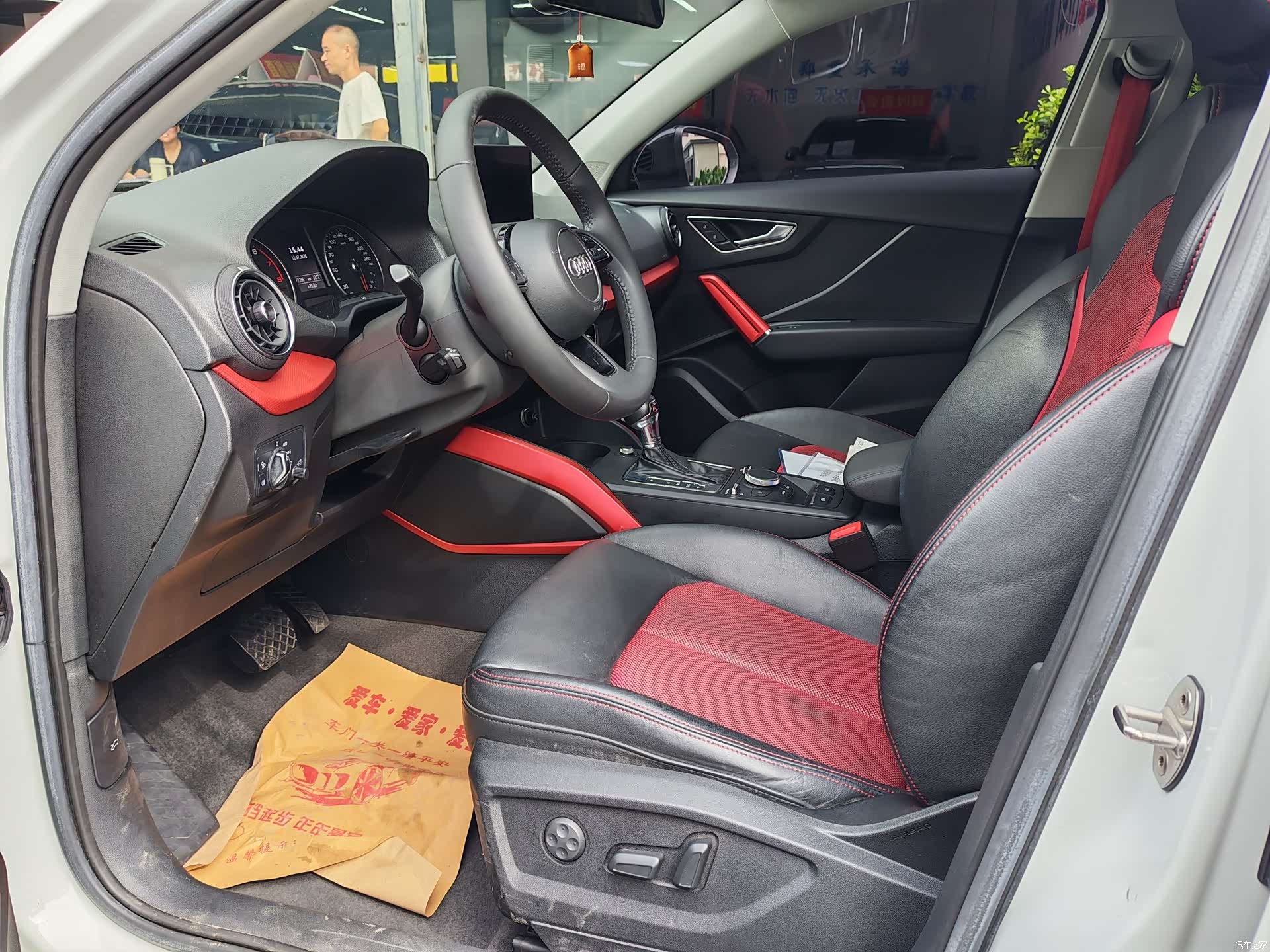 Audi Q2L, 2019 9