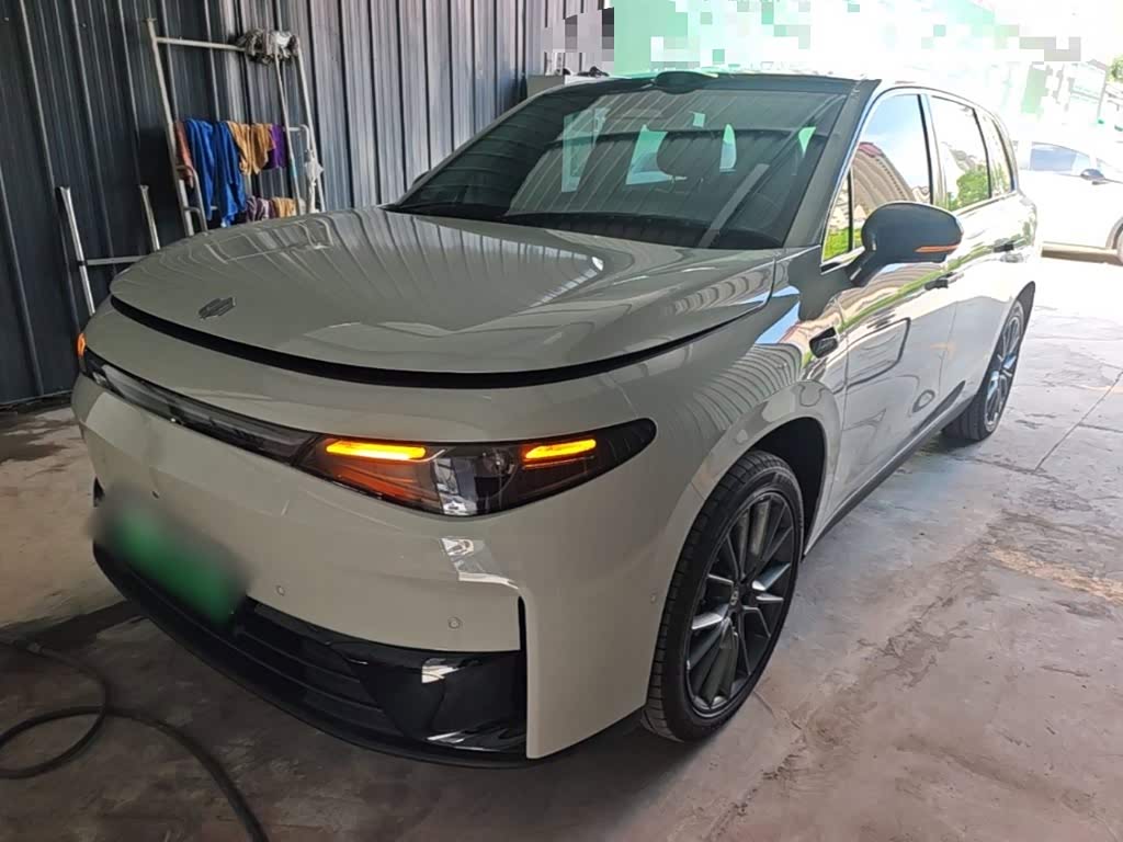 Leapmotor C10