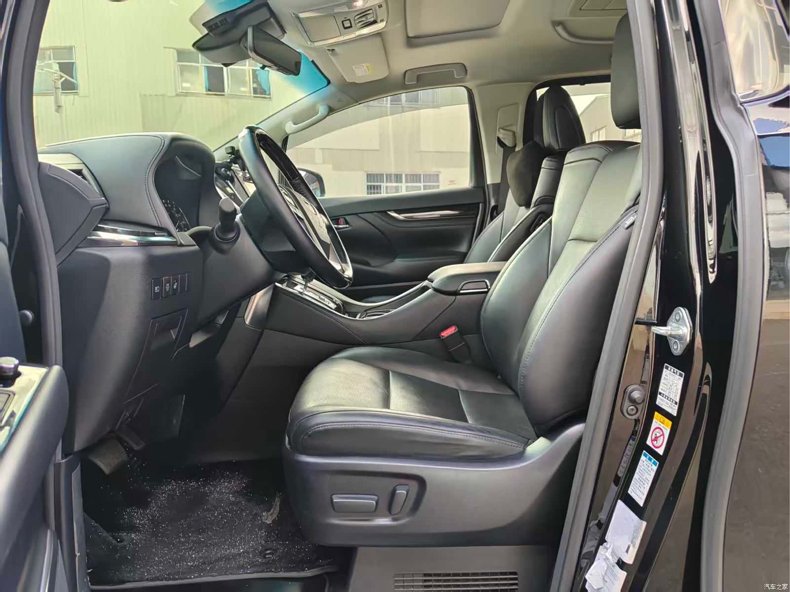 Toyota Vellfire, 2020 4