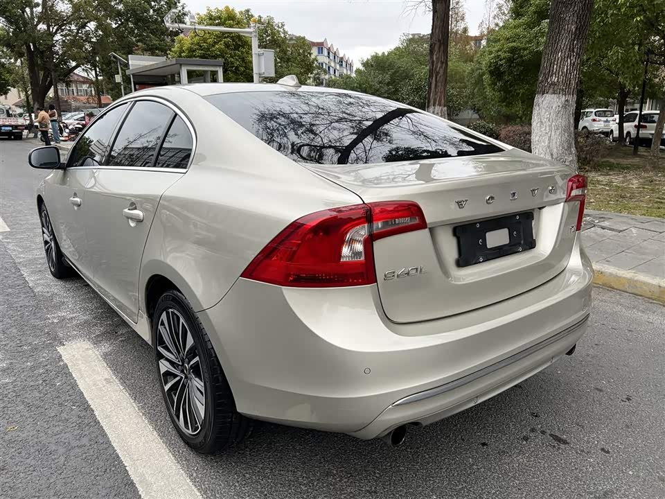 Volvo S60