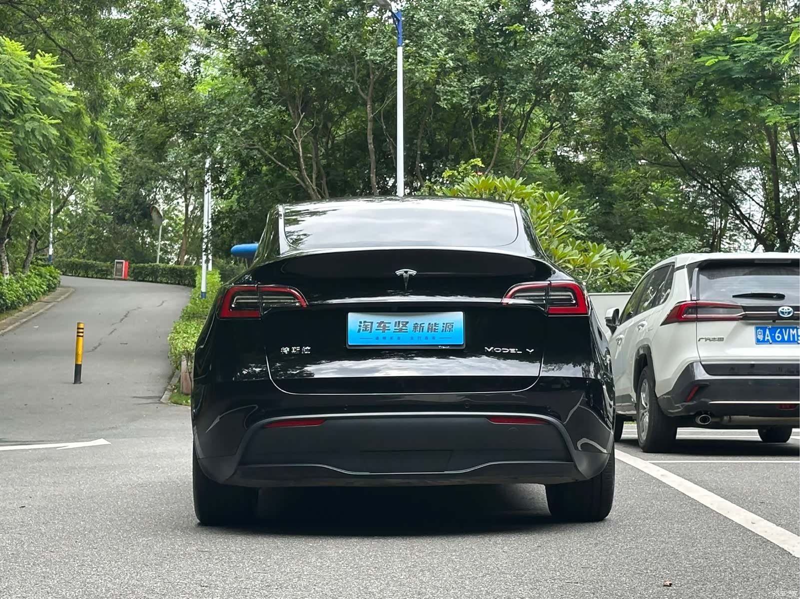 Tesla Model Y, 2023 все фото
