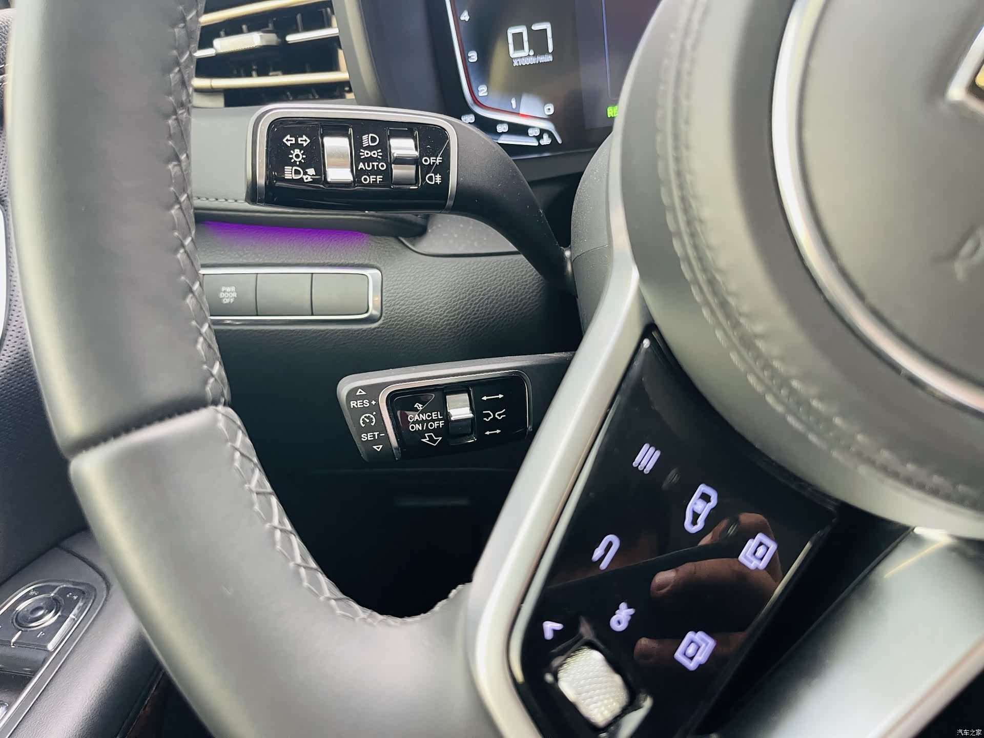 Hongqi HQ9, 2023 17