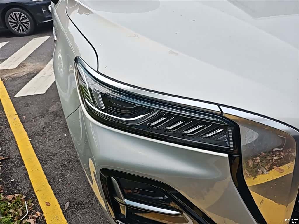Hongqi HS5, 2023 13