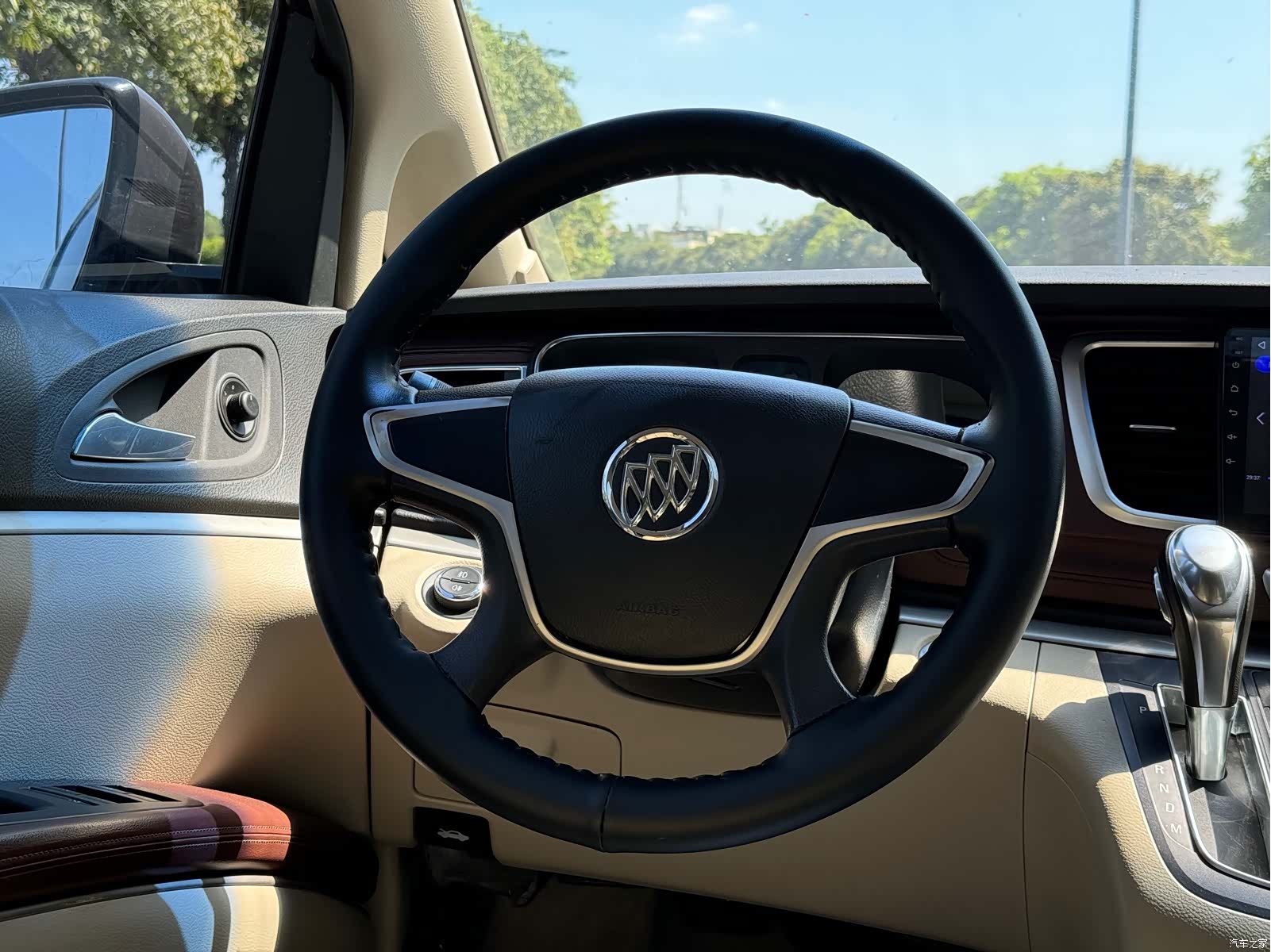Buick GL8, 2016 12
