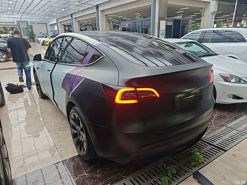 Tesla Model Y, 2021 все фото