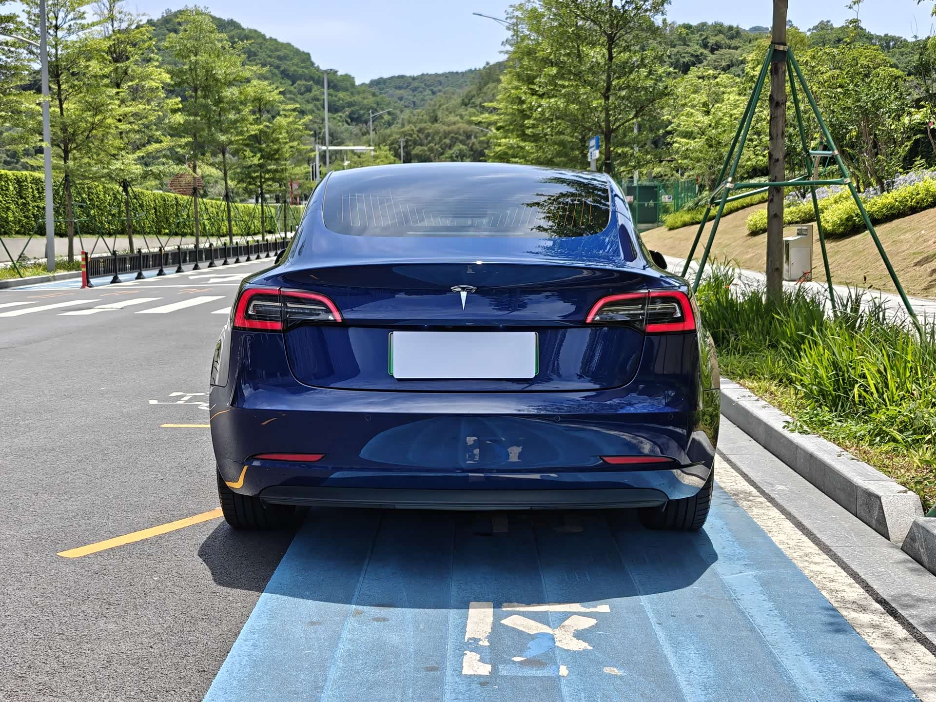 Tesla Model 3, 2019 16
