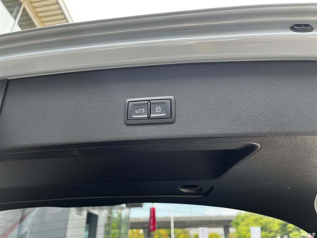Audi Q2L, 2024 8
