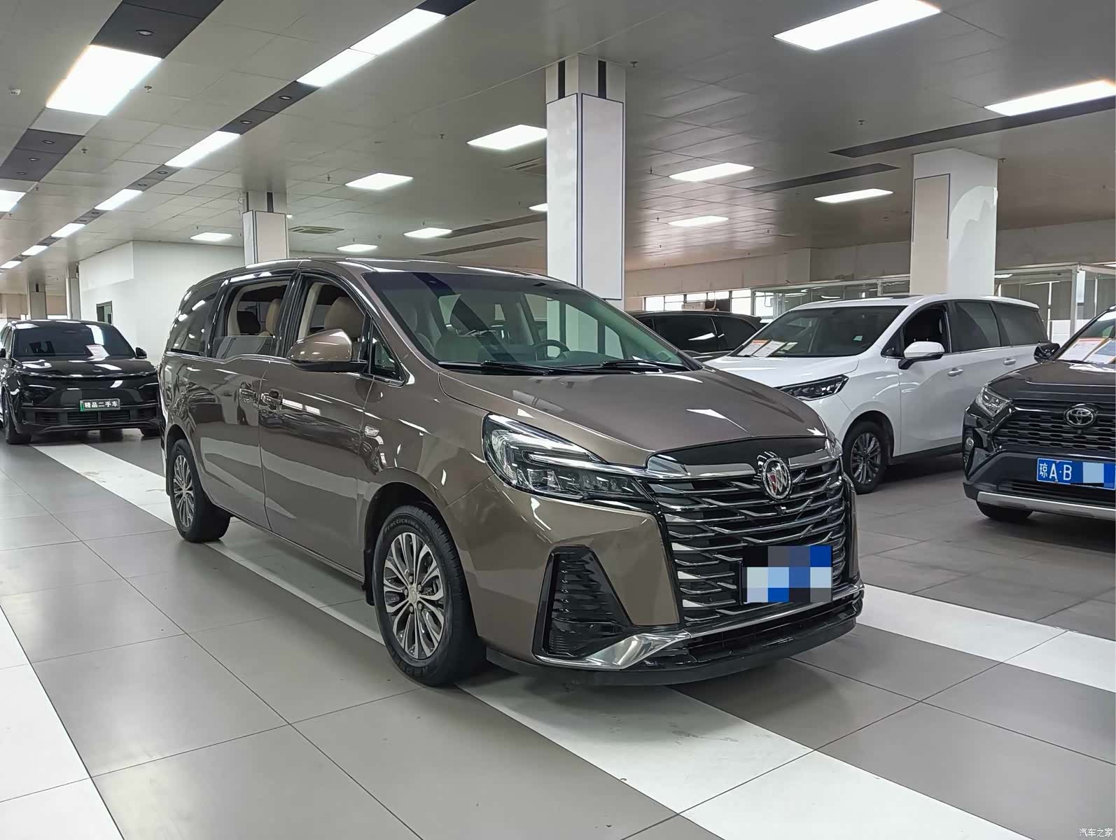 Buick GL8, 2022 3