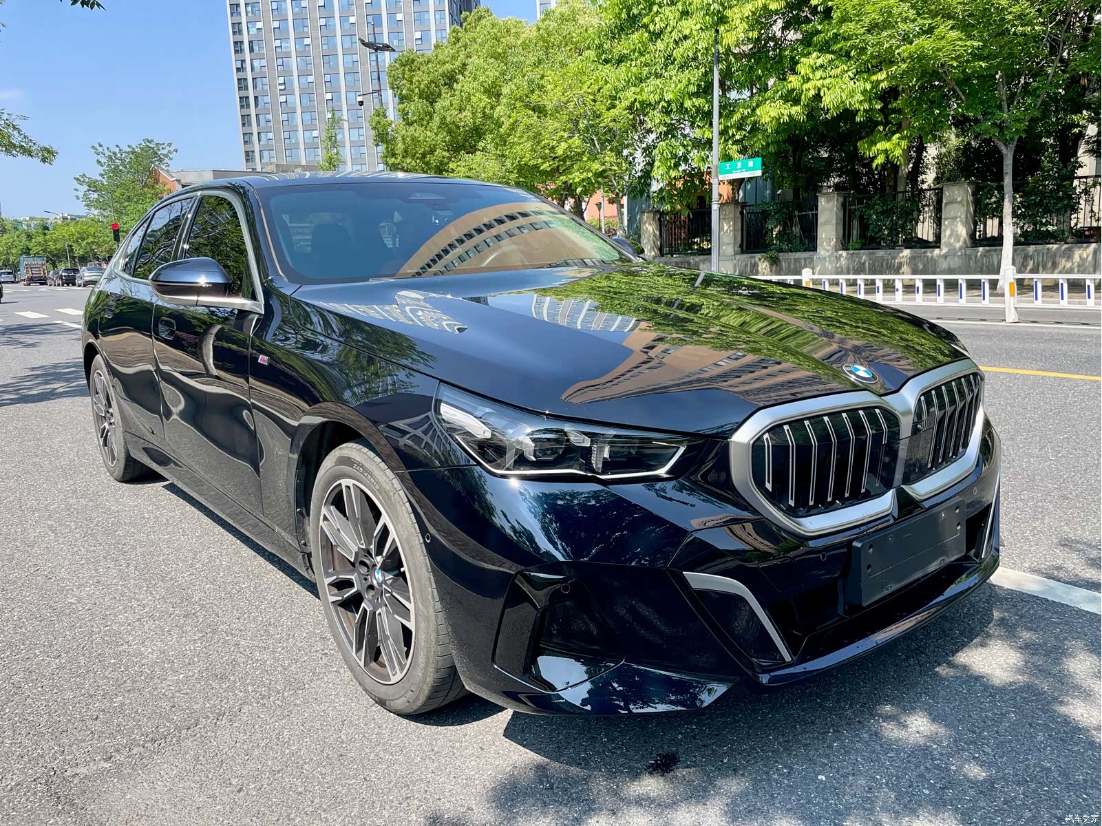 BMW 5 Series, 2025 3